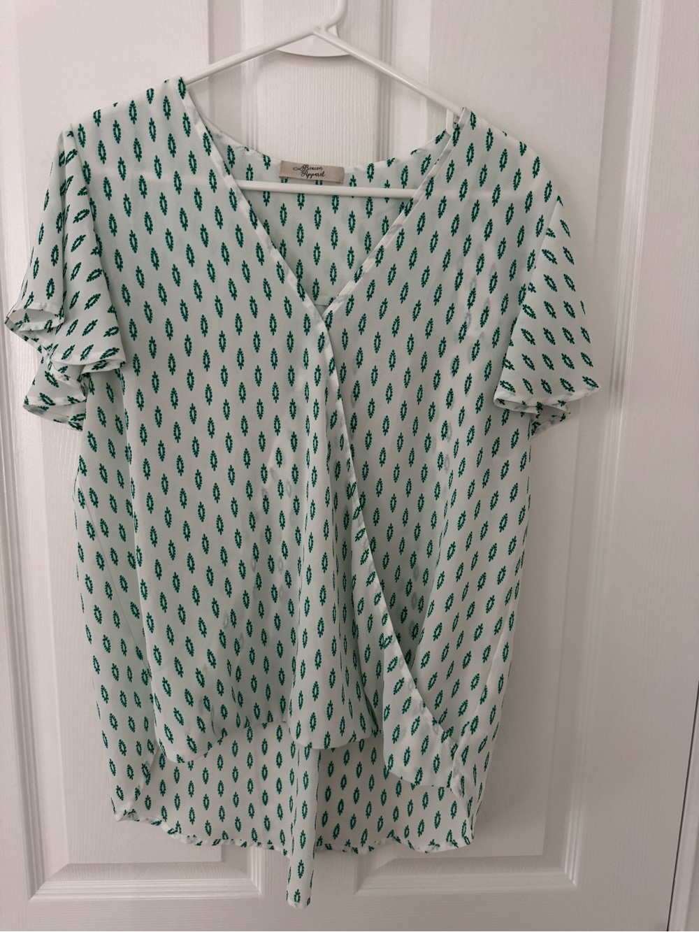 Beacon Apparel V-Neck Flutter-Sleeve Blouse with Green Motif - Women Tops Size L
